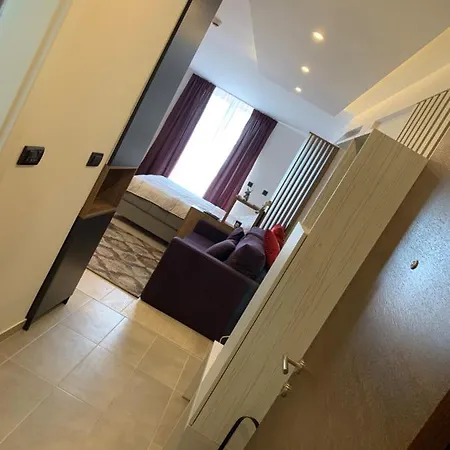 Enjoy N82 Milmari&spa Apartment *